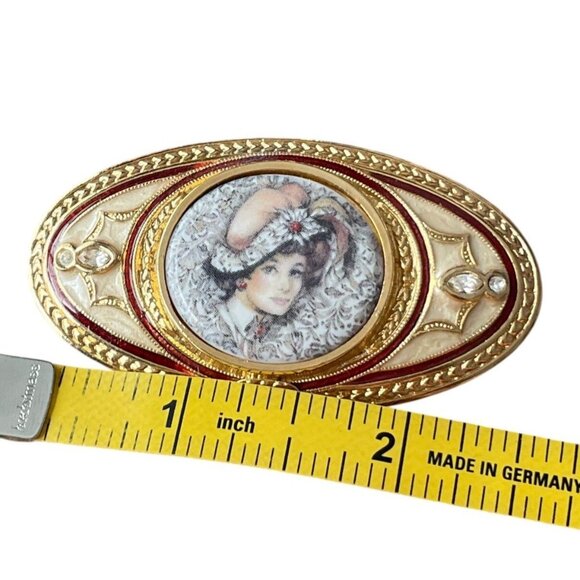 Vintage AVON President's Club Mrs. Albee Enamel Portrait Brooch Pin – 1997/98 - Picture 4 of 5